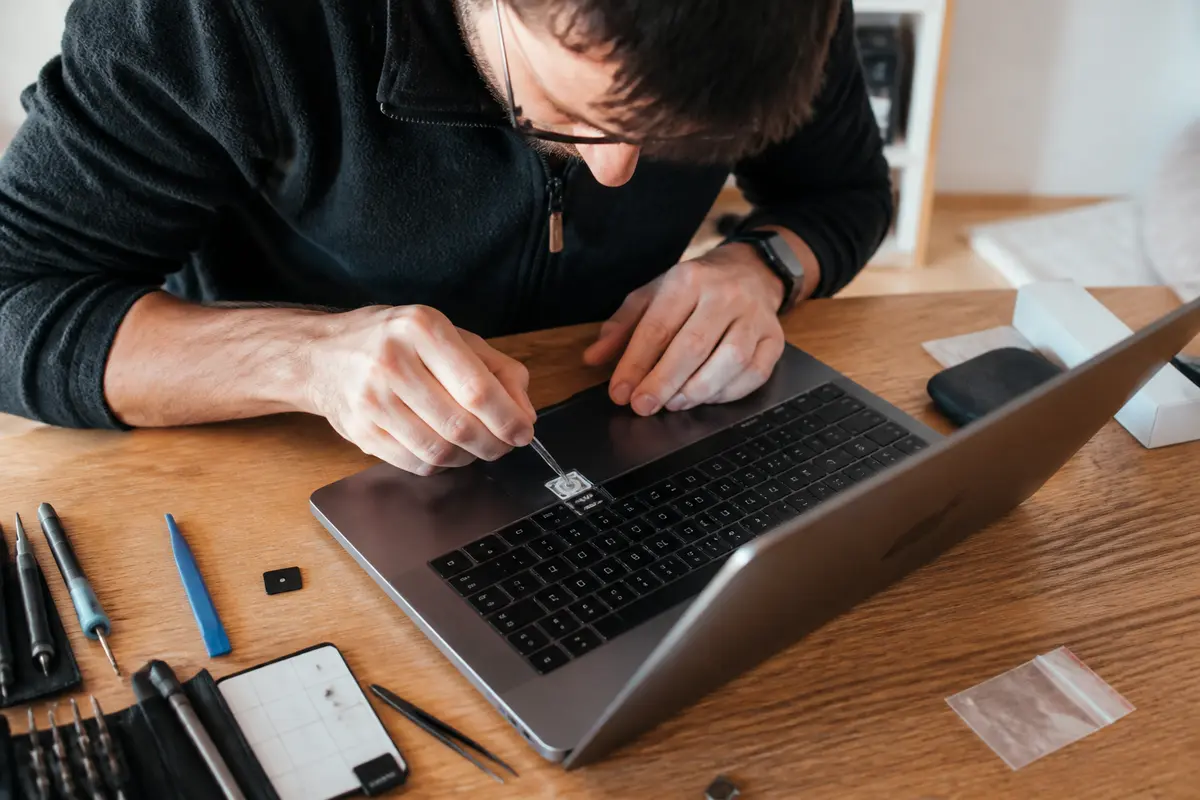 Changer touche clavier MacBook Pro M1 : tutoriel facile et rapide